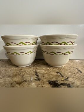 1965 - Set of 4 Mayer China Ravelle pattern dessert bowls